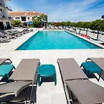 Bartu Hotell *